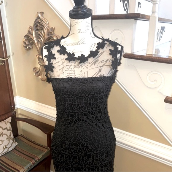 NWT’s Gracia black crochet lace maxi dress - Picture 4 of 10